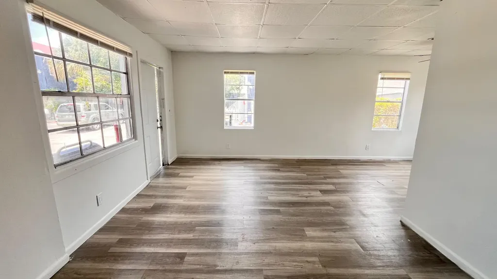 1000 W Lakewood Road West Palm Beach FL 33405