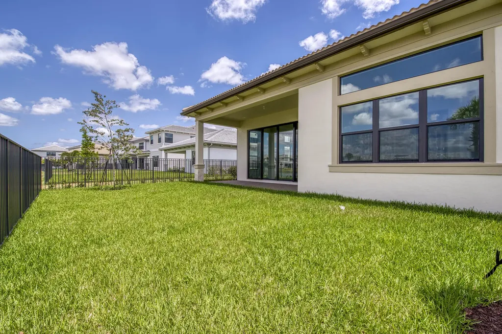10013 Bird Watch Way Palm Beach Gardens FL 33412