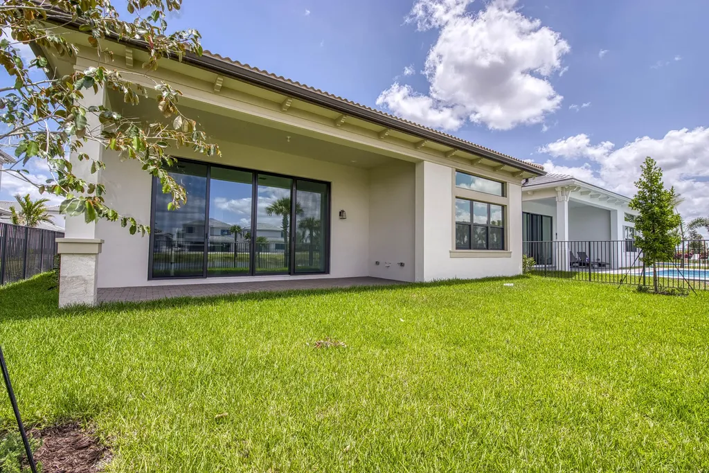 10013 Bird Watch Way Palm Beach Gardens FL 33412