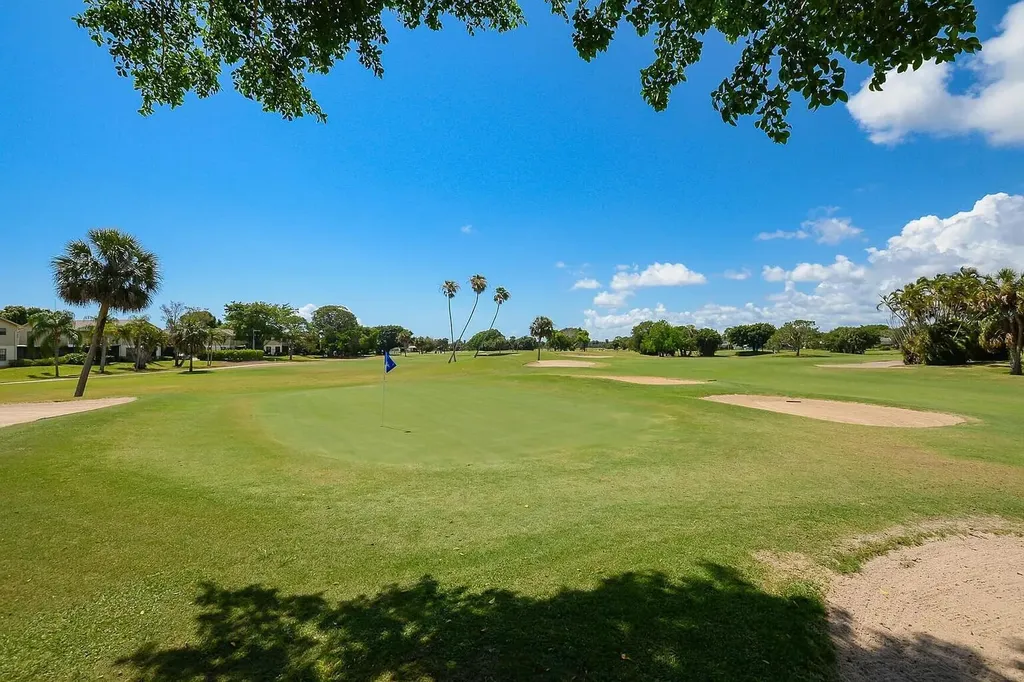 5954 SE Franklin Place Hobe Sound FL 33455