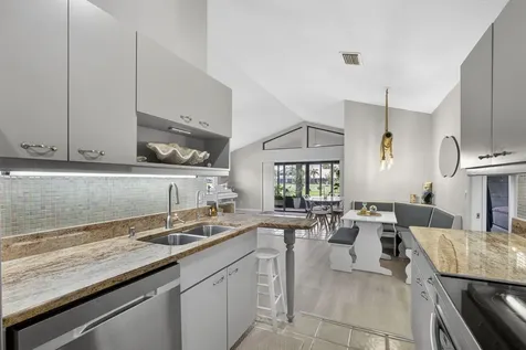 5954 SE Franklin Place Hobe Sound FL 33455