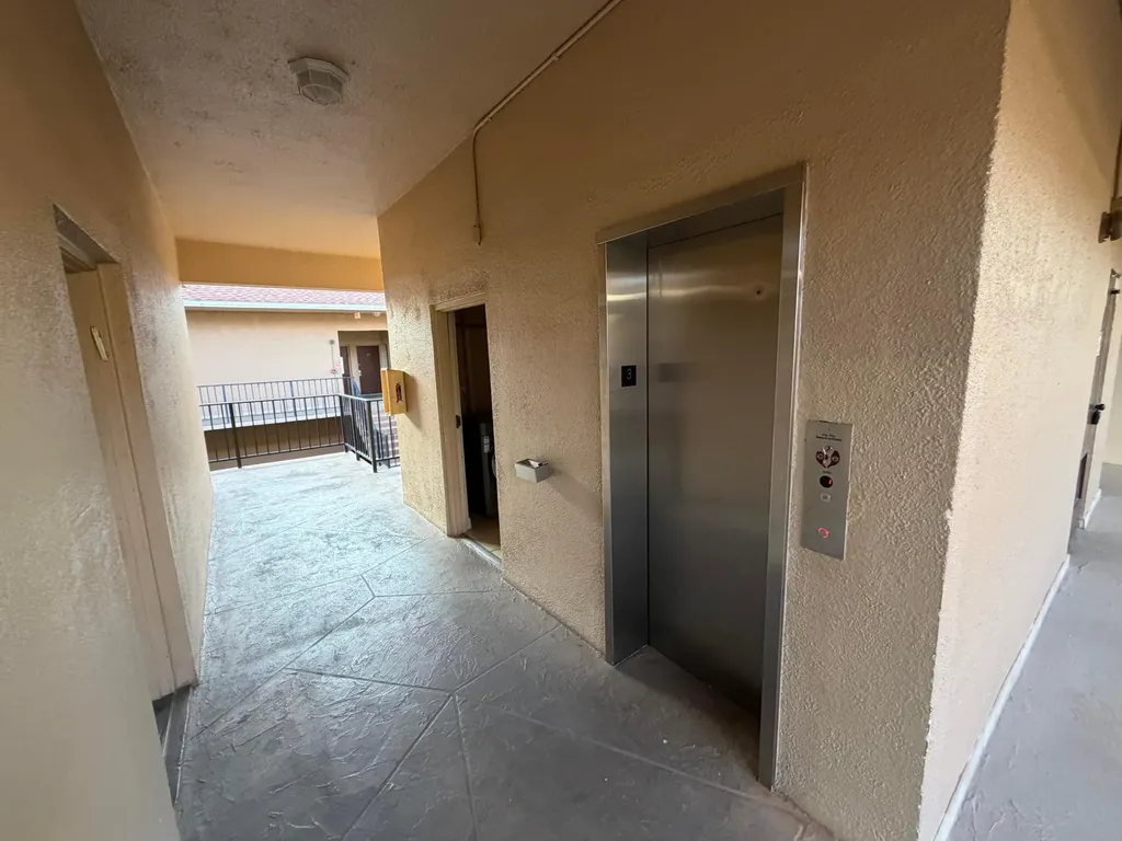 4040 N Hills Drive Hollywood FL 33021