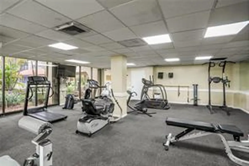 4040 N Hills Drive Hollywood FL 33021