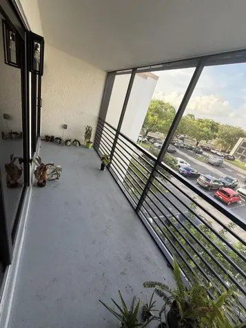 4040 N Hills Drive Hollywood FL 33021