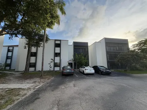 4040 N Hills Drive Hollywood FL 33021