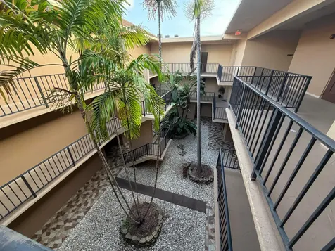 4040 N Hills Drive Hollywood FL 33021