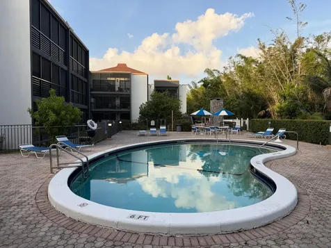 4040 N Hills Drive Hollywood FL 33021