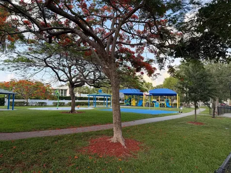 4040 N Hills Drive Hollywood FL 33021