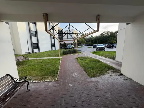 4040 N Hills Drive Hollywood FL 33021