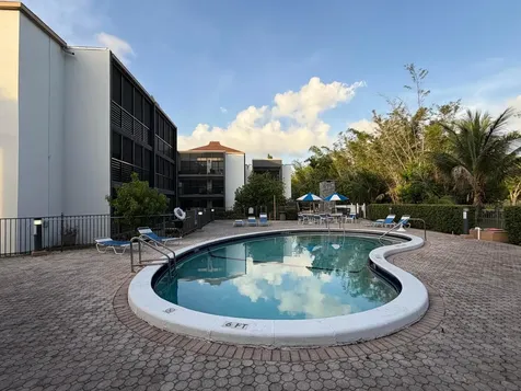 4040 N Hills Drive Hollywood FL 33021