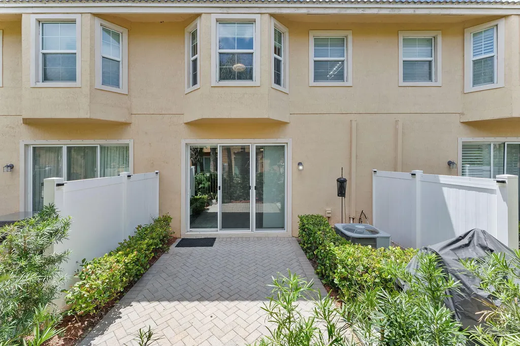 5978 Monterra Club Drive Lake Worth FL 33463