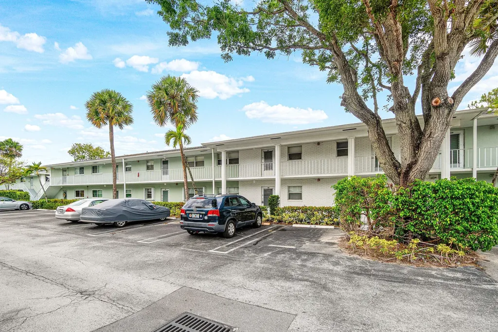 2700 SW 22nd Avenue Delray Beach FL 33445