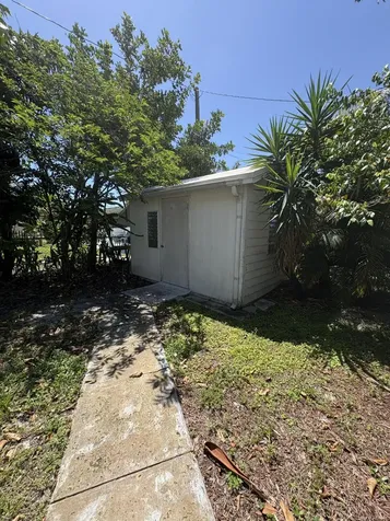 422 S Arnold Avenue Lantana FL 33462