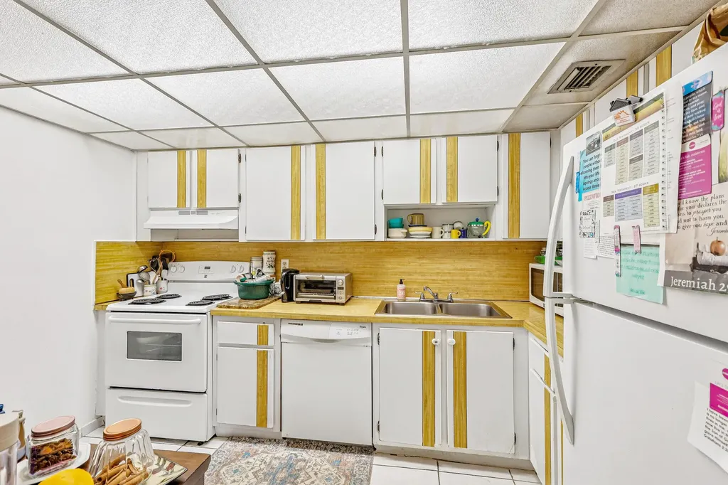 6941 Carlyle Avenue Miami Beach FL 33141