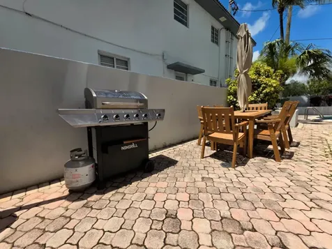 6941 Carlyle Avenue Miami Beach FL 33141