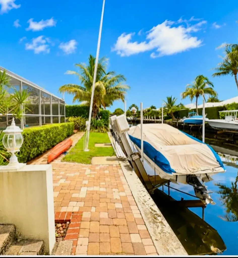 1111 SW Pepperridge Terrace Boca Raton FL 33486
