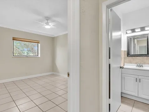 3421 NE 15th Avenue Oakland Park FL 33334