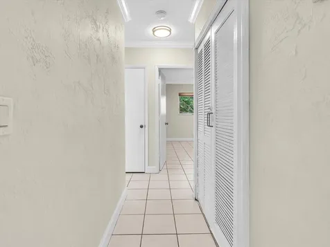3421 NE 15th Avenue Oakland Park FL 33334
