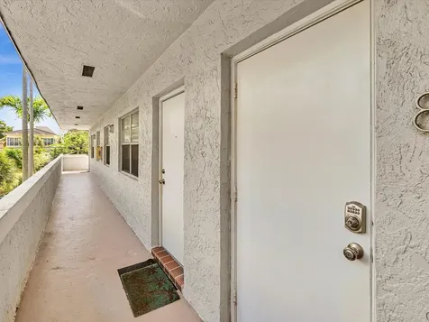 3421 NE 15th Avenue Oakland Park FL 33334