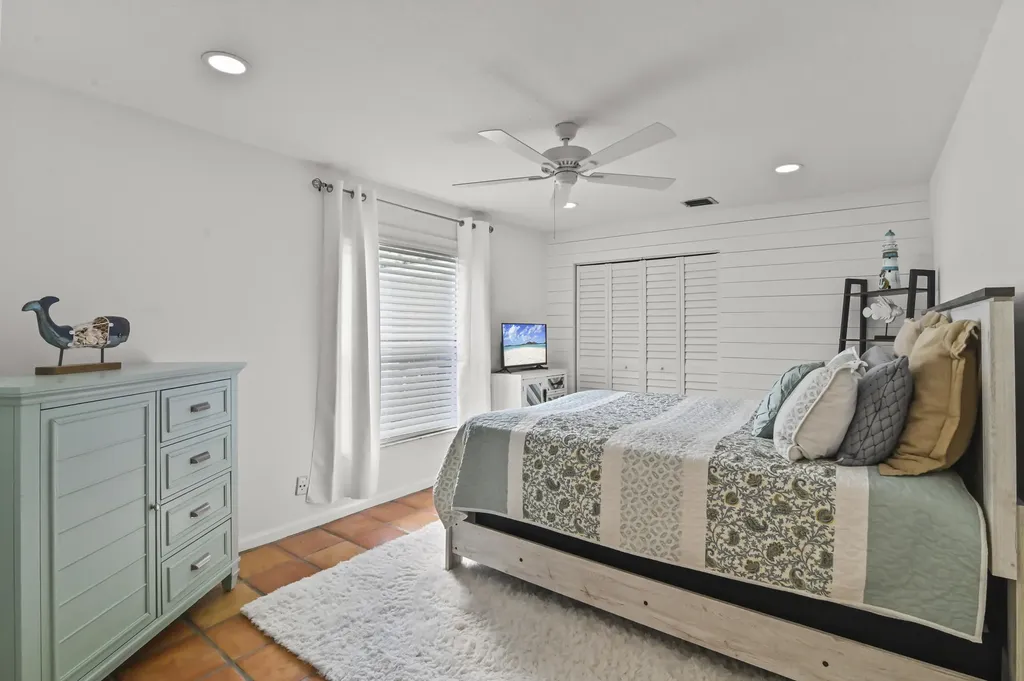5637 Lago Del Sol Drive Lake Worth FL 33449