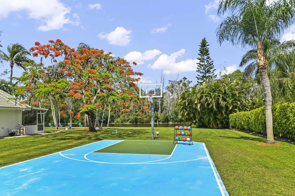5637 Lago Del Sol Drive Lake Worth FL 33449