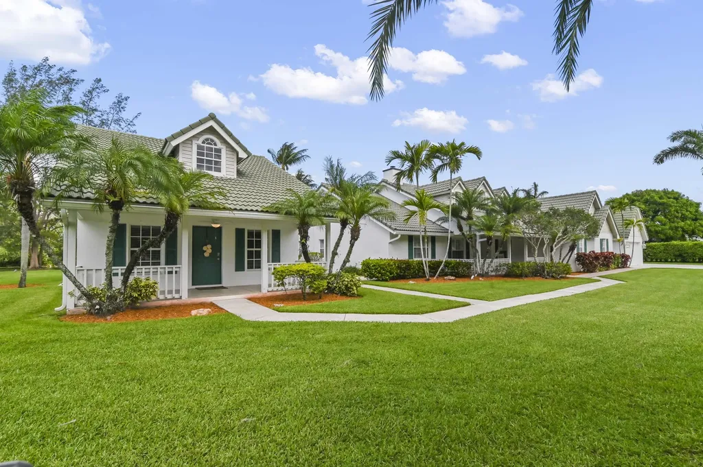 5637 Lago Del Sol Drive Lake Worth FL 33449