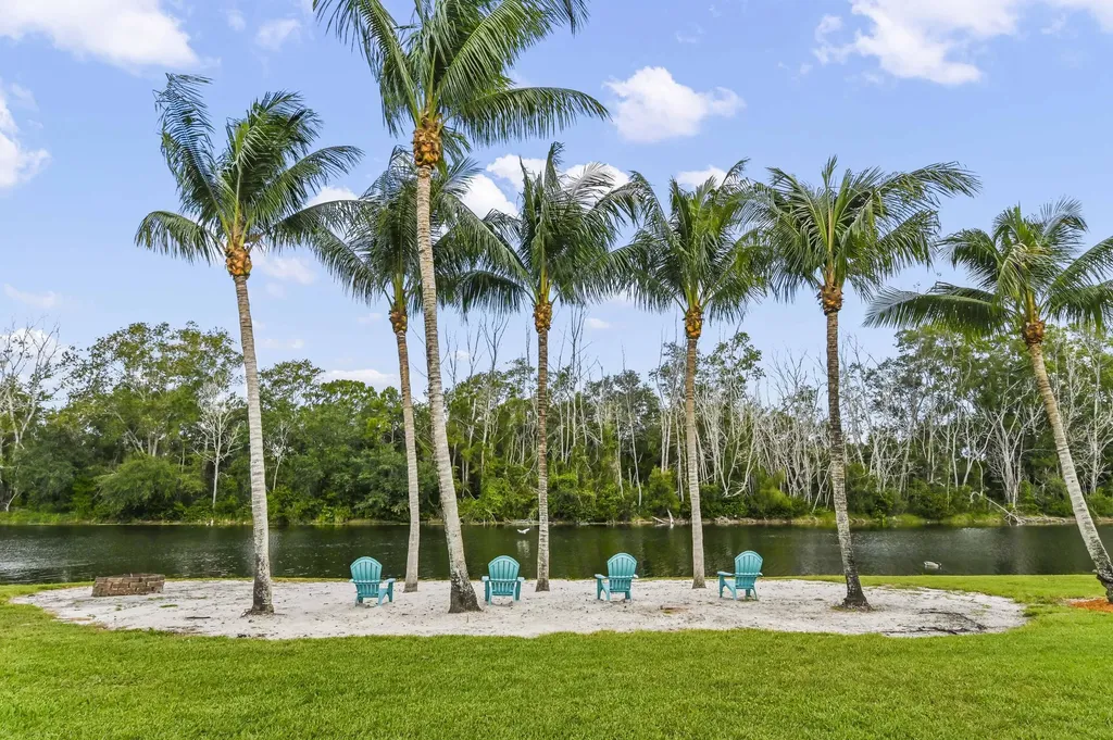 5637 Lago Del Sol Drive Lake Worth FL 33449