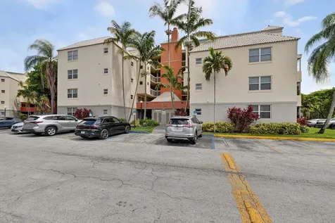 8353 Lake Drive Doral FL 33166
