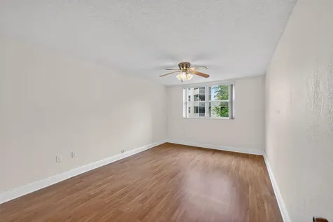 8353 Lake Drive Doral FL 33166