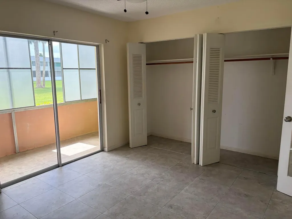 220 Berkshire K West Palm Beach FL 33417