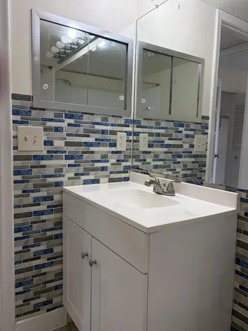 220 Berkshire K West Palm Beach FL 33417