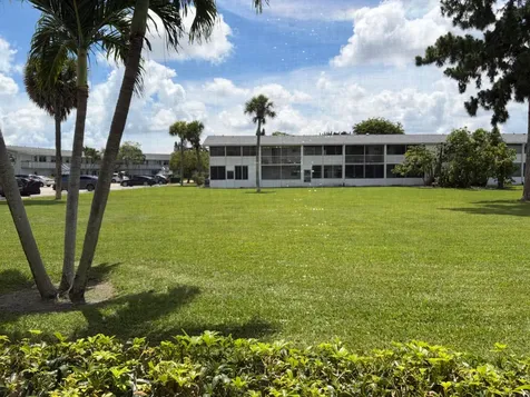 220 Berkshire K West Palm Beach FL 33417