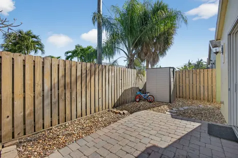 3125 Shelby Way Palm Springs FL 33461