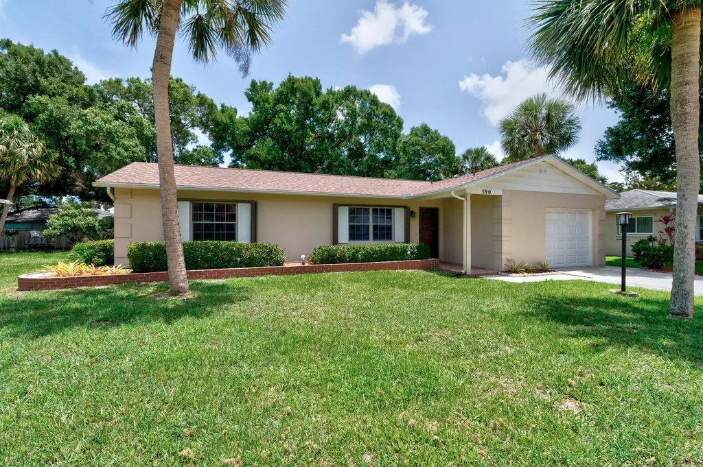 590 26th Court Vero Beach FL 32962