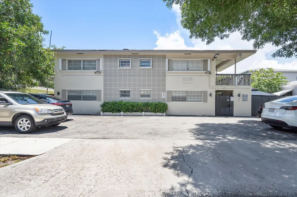 1638 Plunkett Street Hollywood FL 33020