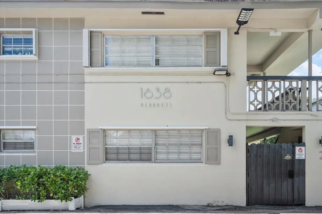 1638 Plunkett Street Hollywood FL 33020