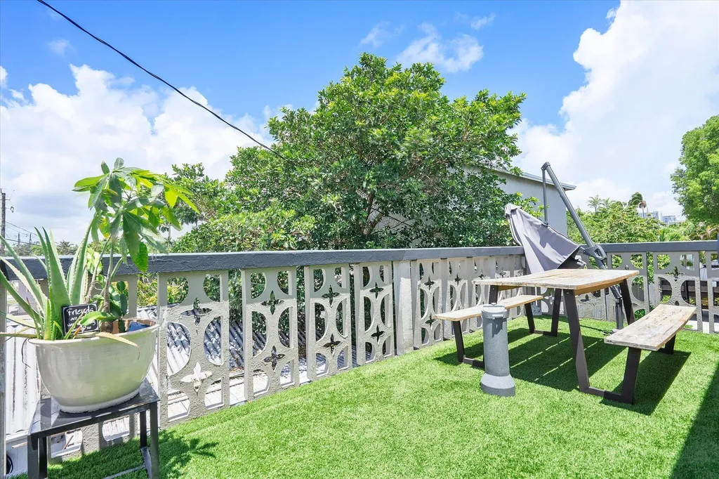 1638 Plunkett Street Hollywood FL 33020
