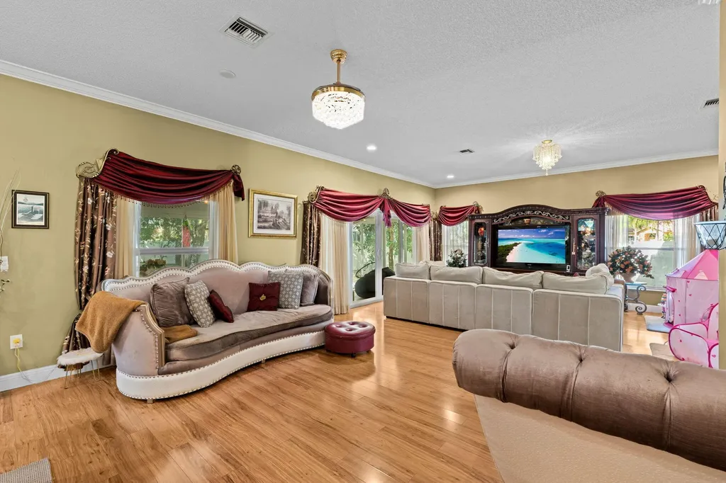 5304 NW 66th Avenue Lauderhill FL 33319