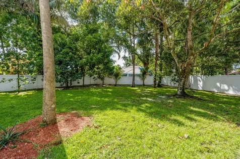 5304 NW 66th Avenue Lauderhill FL 33319