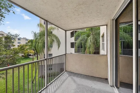 8363 Lake Drive Doral FL 33166
