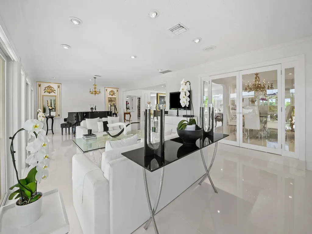2831 NE 40th Street Fort Lauderdale FL 33308