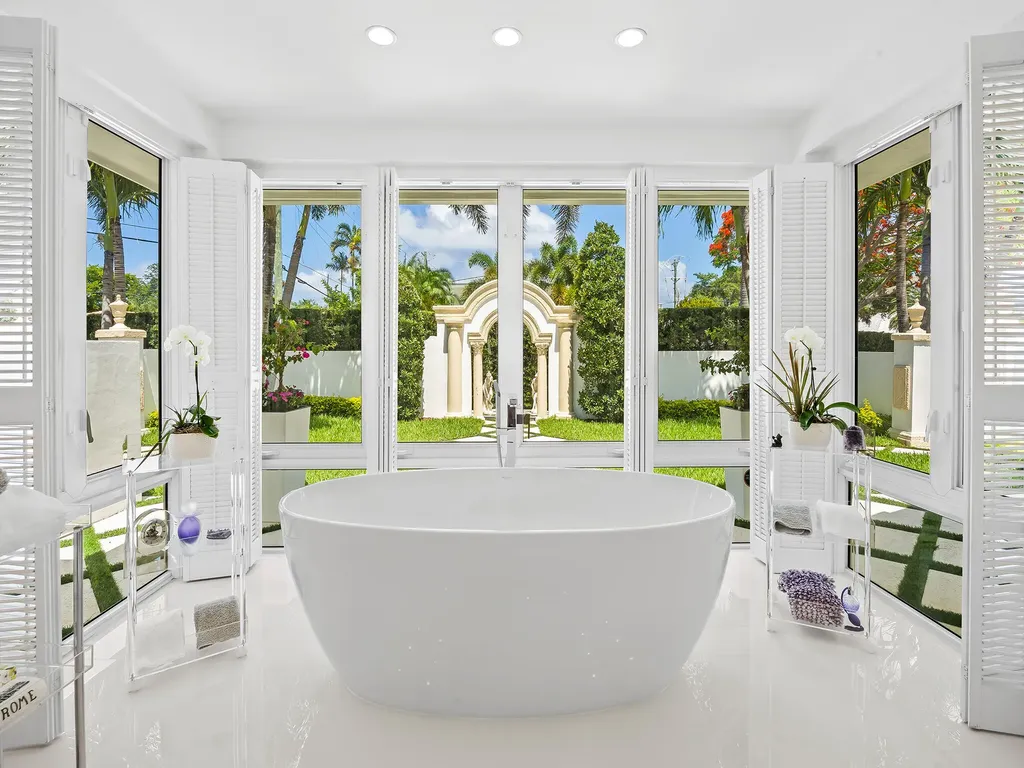 2831 NE 40th Street Fort Lauderdale FL 33308
