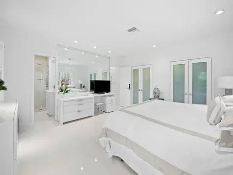 2831 NE 40th Street Fort Lauderdale FL 33308