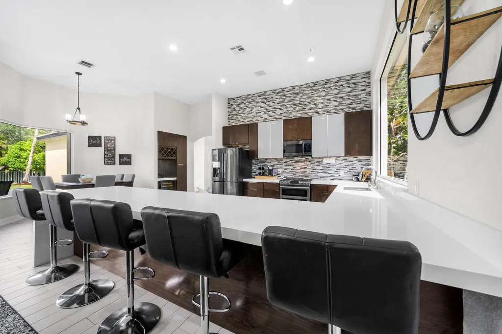 6569 NW 103rd Terrace Parkland FL 33076
