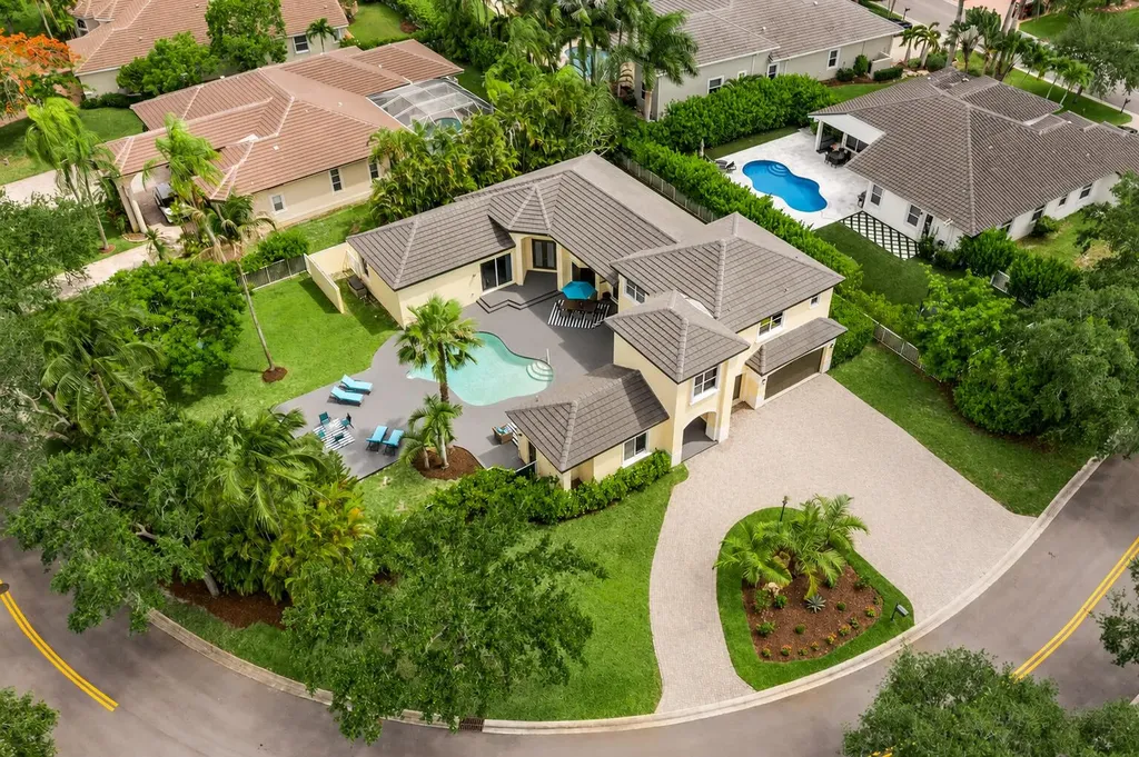 6569 NW 103rd Terrace Parkland FL 33076
