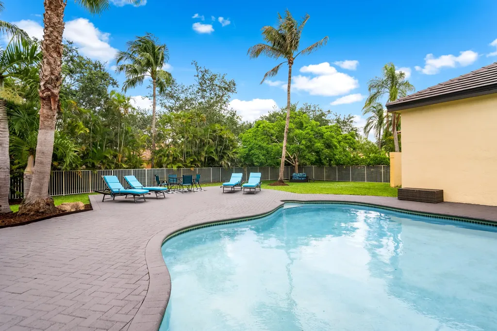 6569 NW 103rd Terrace Parkland FL 33076