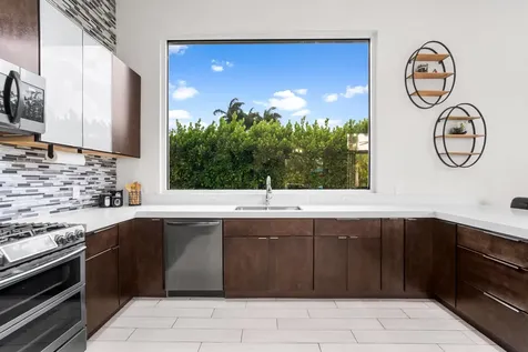 6569 NW 103rd Terrace Parkland FL 33076