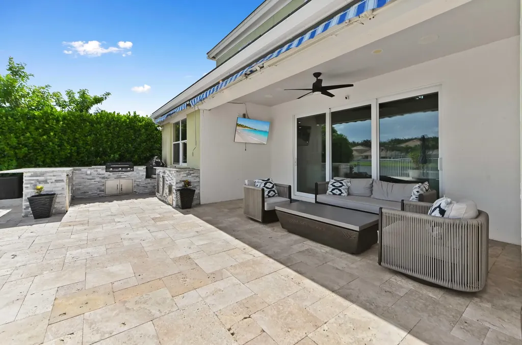 9526 Wrangler Drive Lake Worth FL 33467
