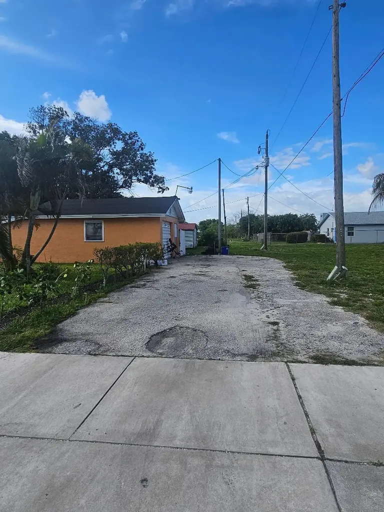 800 NW 1st Street Delray Beach FL 33444