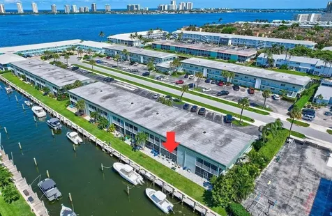 121 Wettaw Lane North Palm Beach FL 33408